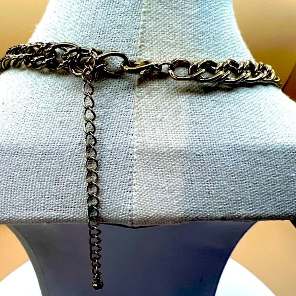 Vintage Gold Tone Necklace With Red Acrylic Drops & Chevron Pattern. N19 - Picture 8 of 9